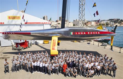 Luna Rossa Prada Pirelli vuole spezzare l'incantesimo .